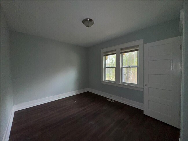 Building Photo - 1462 Lucile Ave SW