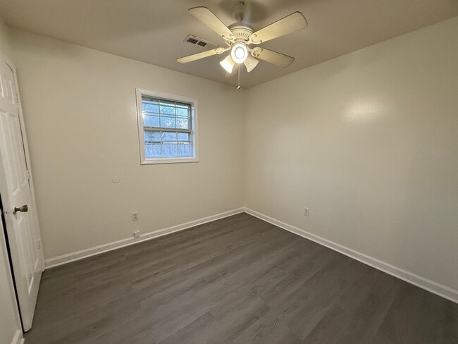 Building Photo - 3 Bedroom/1 Bathroom Home in Paragould AR ...