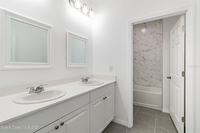 Building Photo - 1590 Jacobin St NW