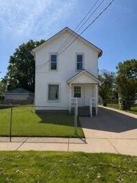 Building Photo - 540 Iowa Ave