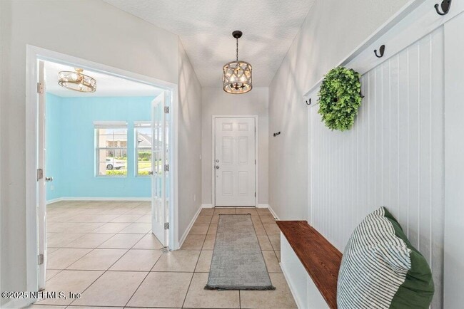 Building Photo - 3149 Silverado Cir