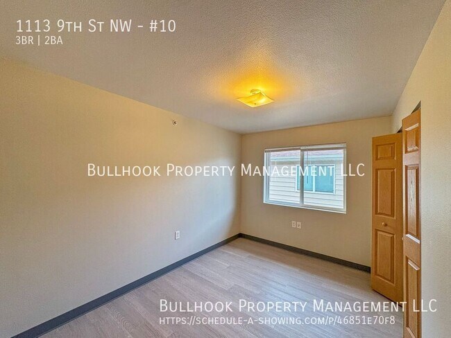 Building Photo - 1113 9th St NW