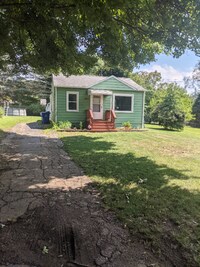 Building Photo - 1077 Davey Ave