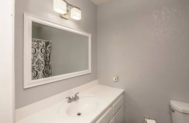 Building Photo - 2630 E Snavely Ave