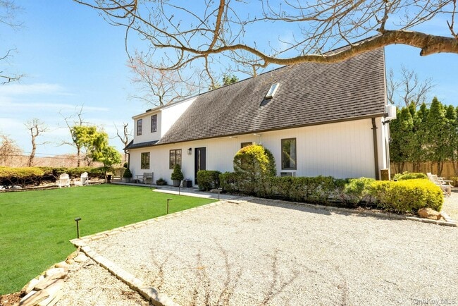 Building Photo - 25 Miami Ave