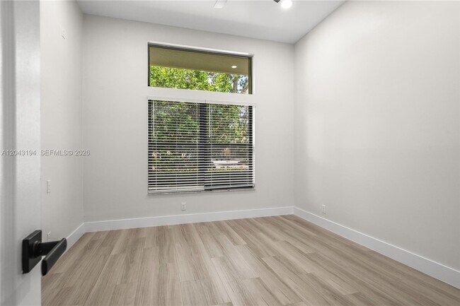 Building Photo - 1087 Deerwood Ln