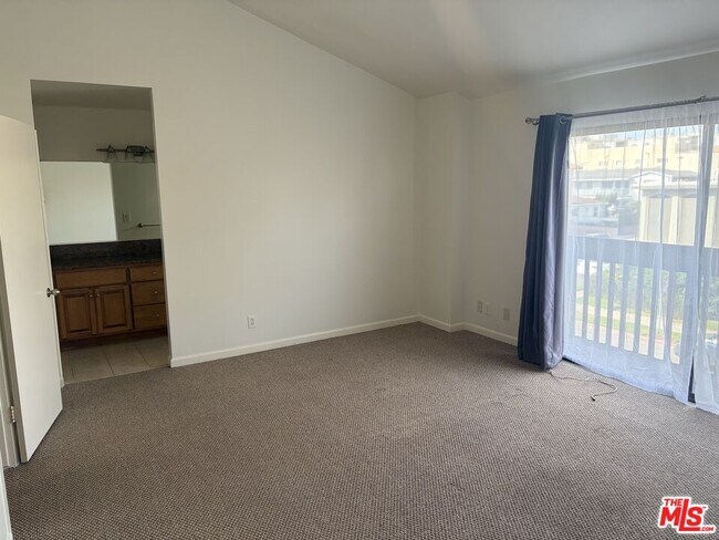 Building Photo - 1702 Brockton Ave