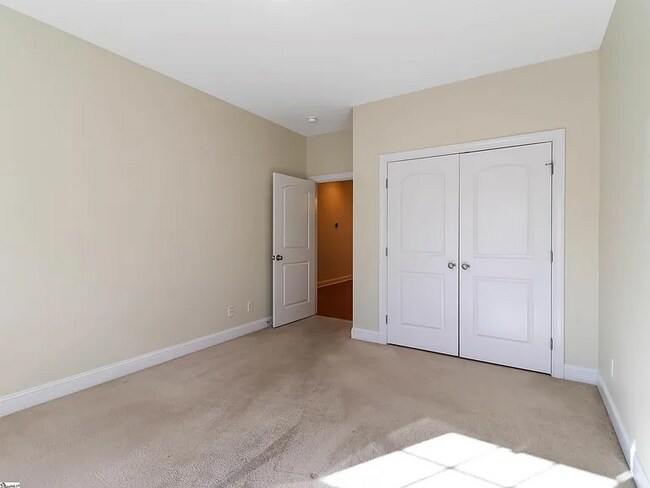 Building Photo - 116 Ashgrove Ln