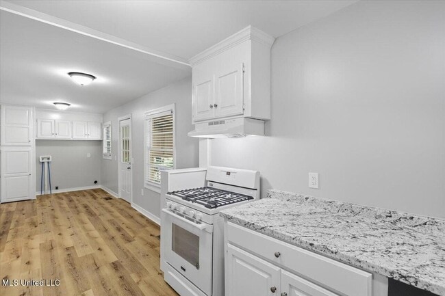 Building Photo - 324 Court St