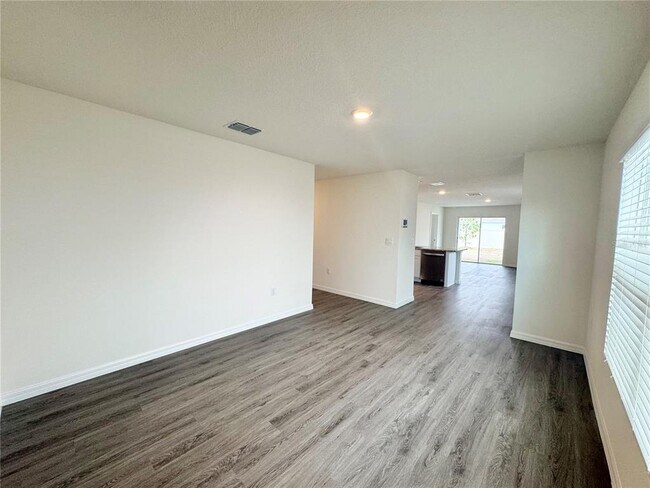 Building Photo - 36015 Sunflower Hl Dr