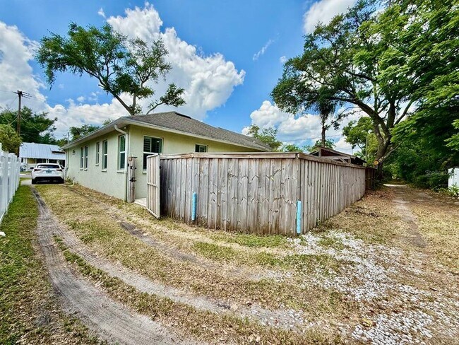 Building Photo - 3509 N Tampa St