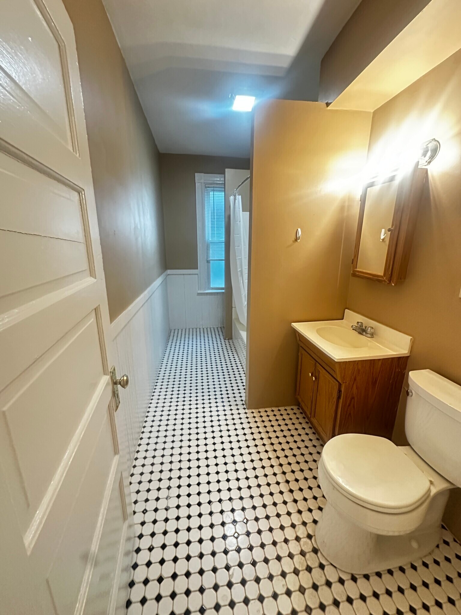 Building Photo - 30 Calvin St