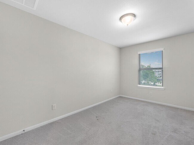 Building Photo - 5704 Evanston Ln