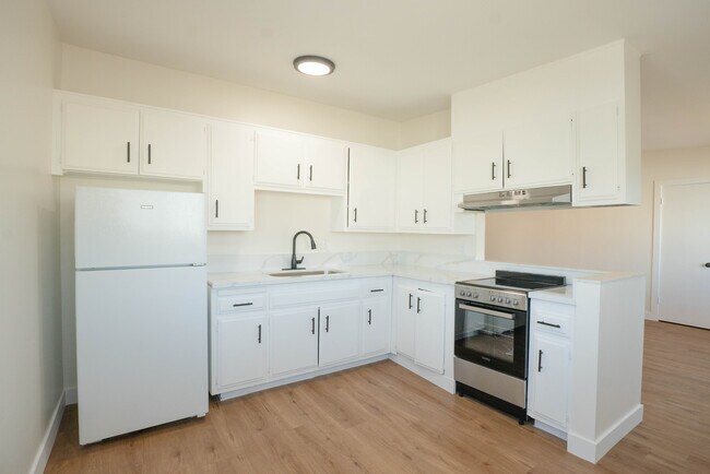 Building Photo - 825 W 167th St