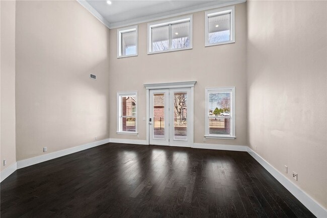 Building Photo - 6683 W Valley View Rd