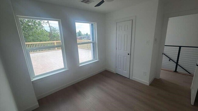 Building Photo - 3627 Kilkenny Dr