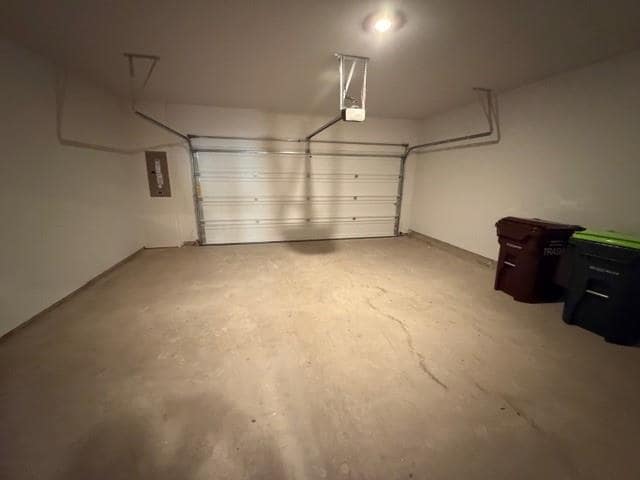 Building Photo - 3545 Treasure Dr