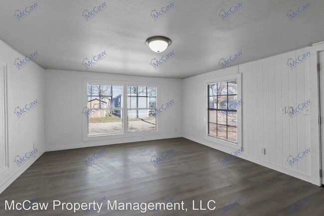 Building Photo - 2 br, 1 bath House - 10 Frank Cir.