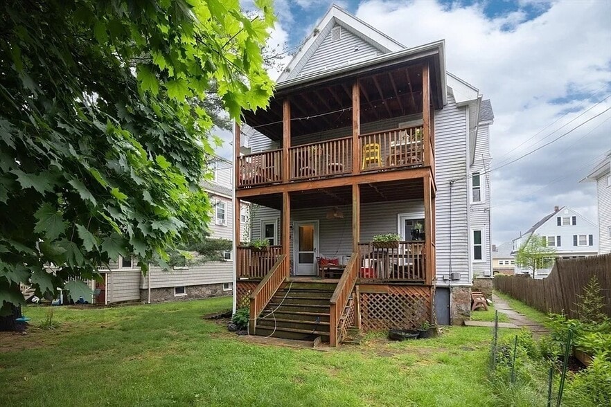 Building Photo - 31 Ainsworth St