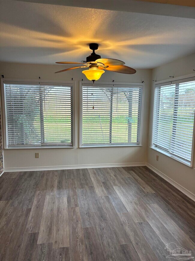 Building Photo - 4712 Huron Dr