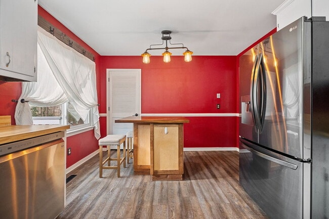 Building Photo - 8323 Outpost Cir