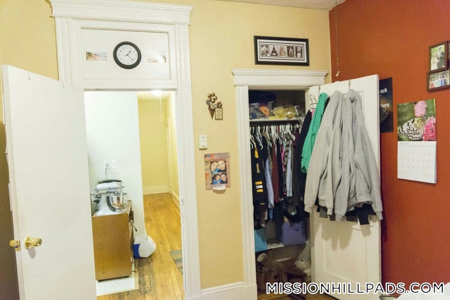 Building Photo - 883 Huntington Ave