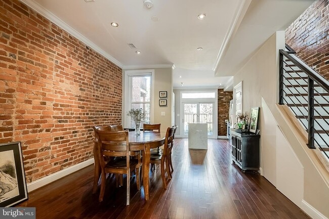 Building Photo - 2030 Flagler Pl NW