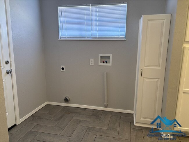 Building Photo - For Rent - 3 Bed/ 1.5 Bath near Fannin Elementary