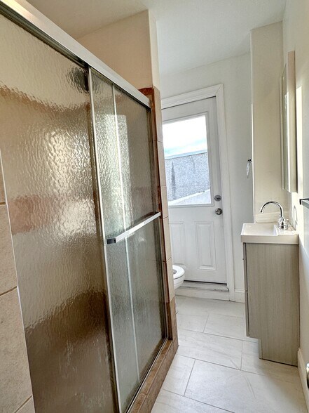 Building Photo - 1814 S 13th St