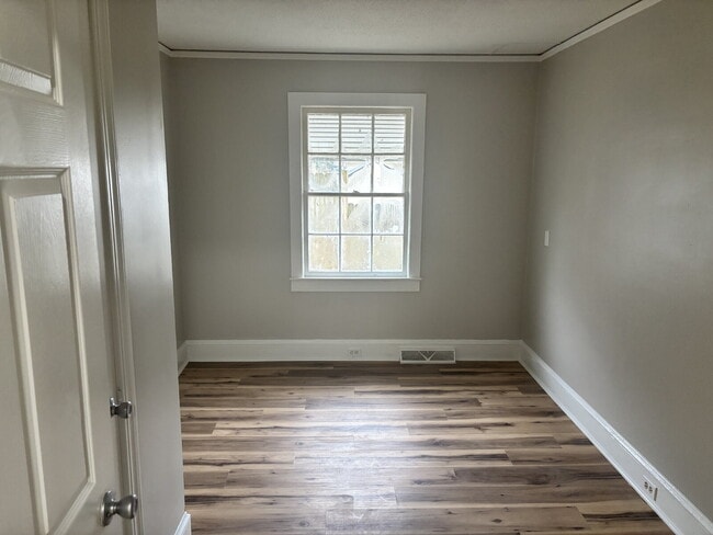 Building Photo - Fresh & Inviting! Refreshed 3-Bedroom Home in Winston-Salem