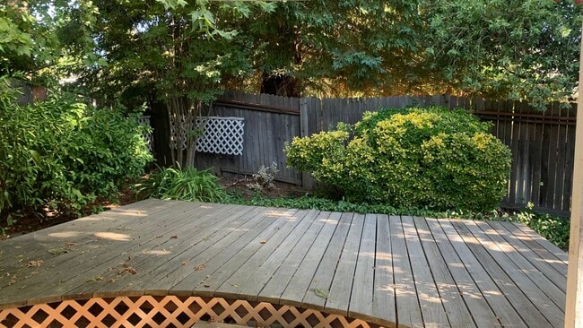 Building Photo - Adorable well maintained 3 bedroom 2 bath ...