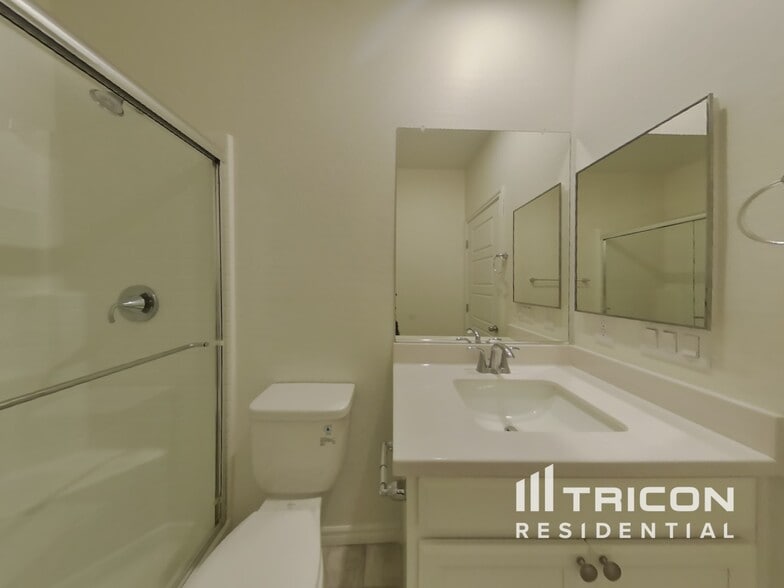 Building Photo - 6563 Smithville Ave