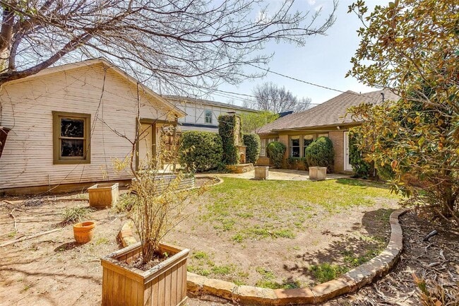 Building Photo - Charming home in Coveted Berkeley Place!