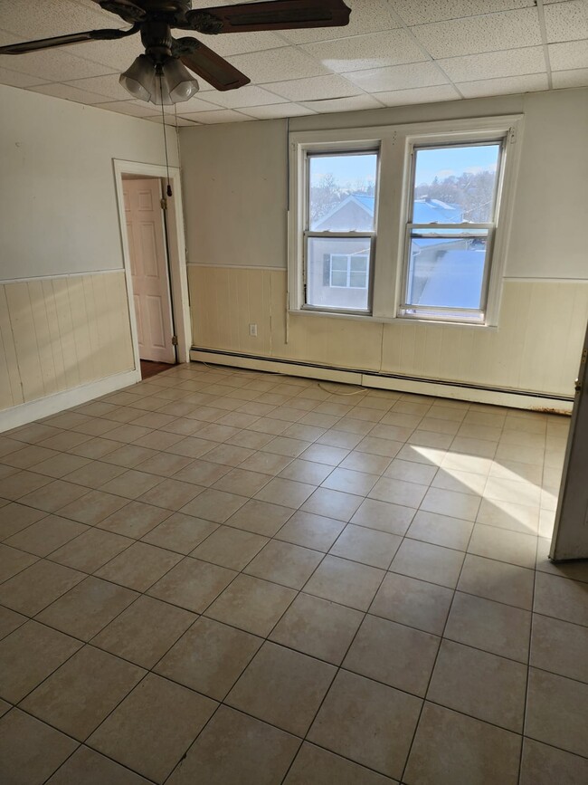 Living/dining - 360 E Haverhill St