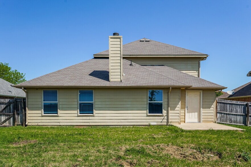 Building Photo - 12717 Carpenter Ln