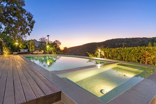 Building Photo - Prestigious Hollywood Hills Home for Rent