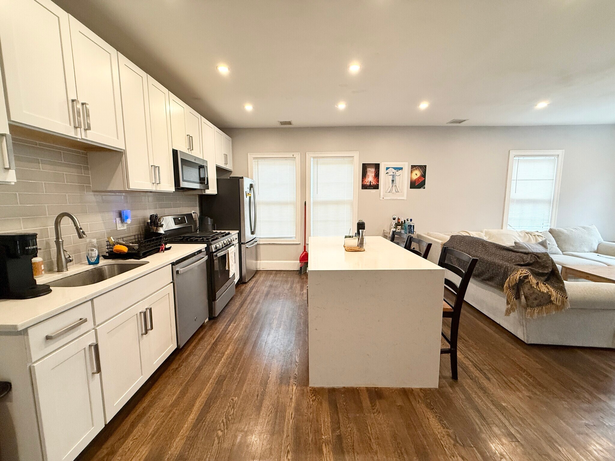 Building Photo - 91 Hillside St