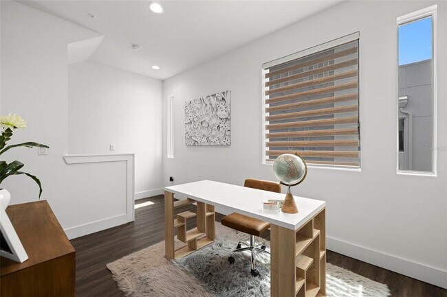 Building Photo - 865-866 6th Ave S