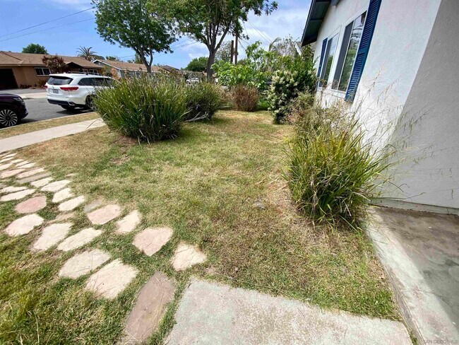 Building Photo - 1741 Lahoud Dr