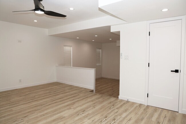Building Photo - 504 35th St