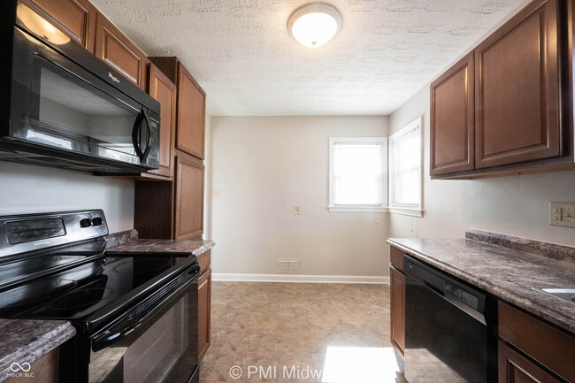 Building Photo - 1716 E 46th St