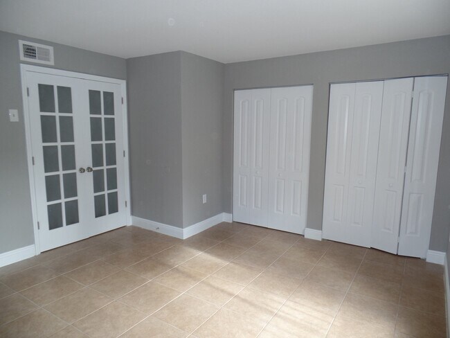 Building Photo - 2405 NW 33rd St