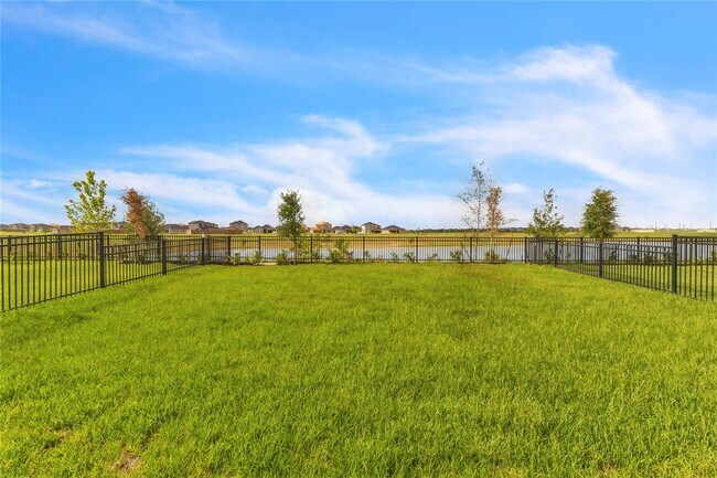 Building Photo - 27627 Village Way Dr.