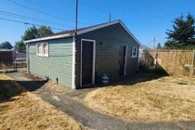 Building Photo - 2bd/1ba House in South End Tacoma