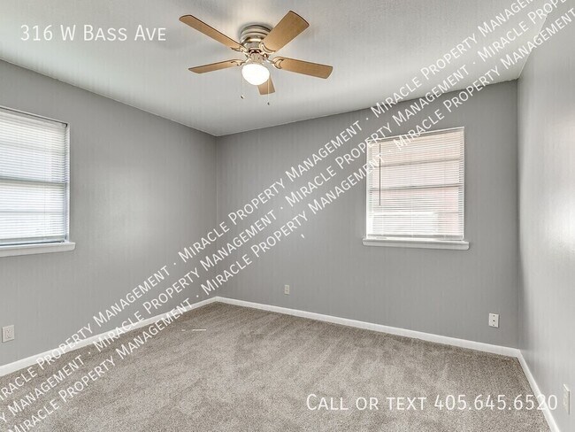 Building Photo - 316 W Bass Ave