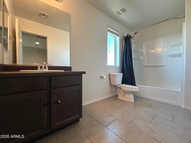 Building Photo - 17922 W Tina Ln