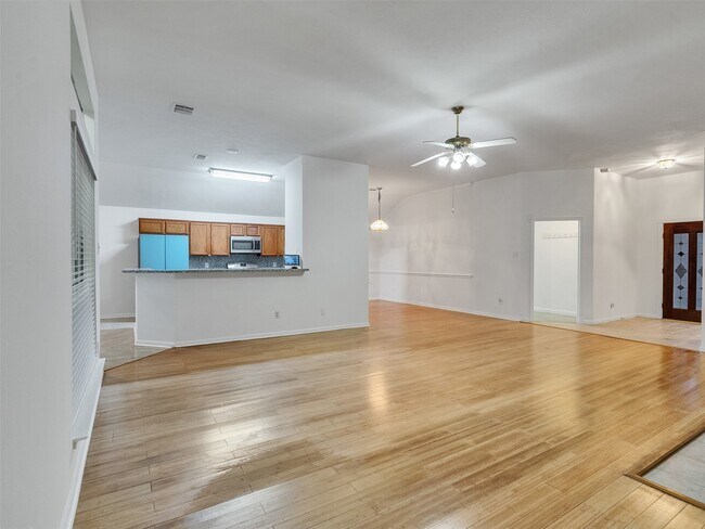 Building Photo - 16715 Lighthouse View Dr