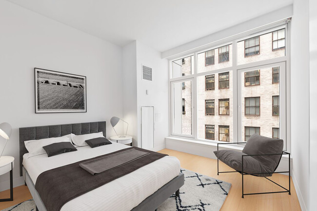 Building Photo - 5 E 44th St
