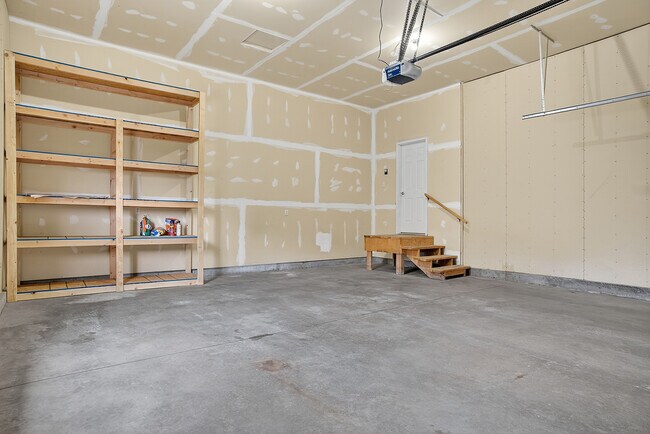 Building Photo - 401 Kahler Ct