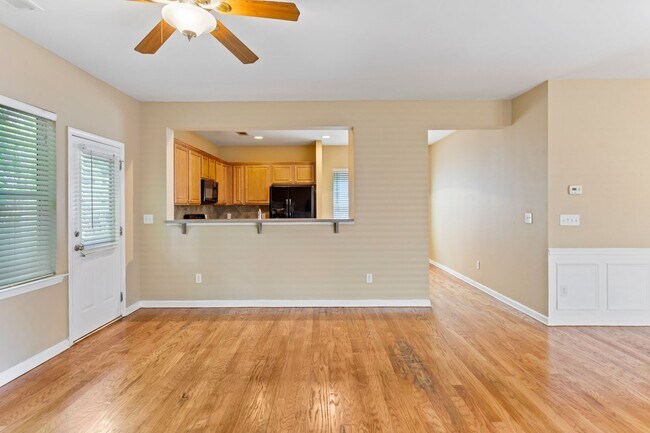 Building Photo - 4BR in sought after Centennial Lakes